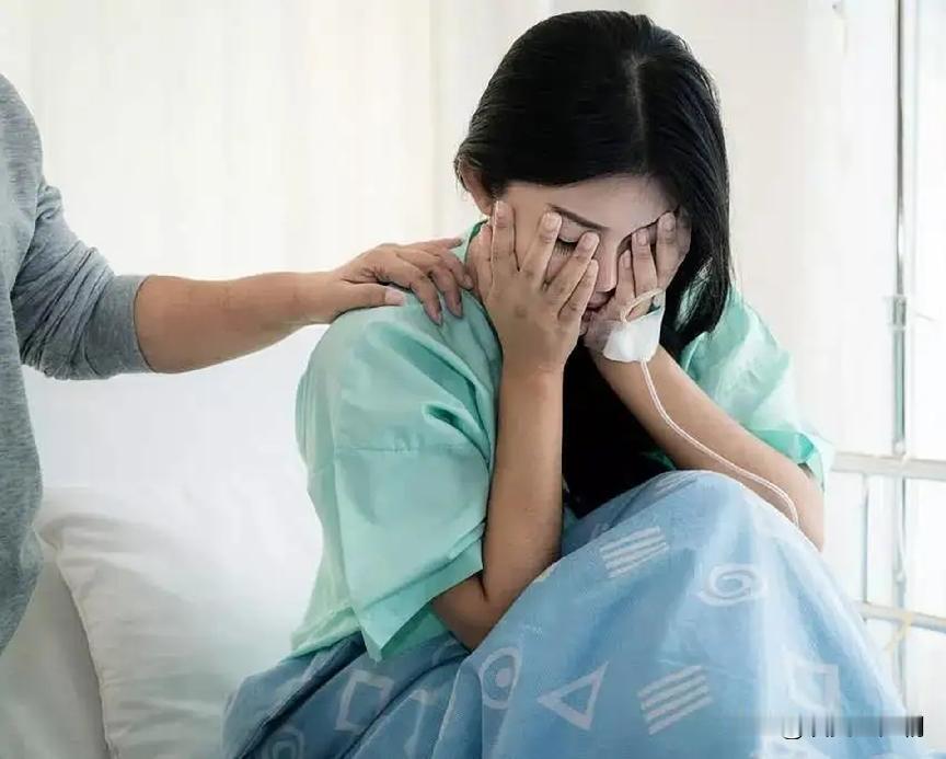 29岁女子结婚两年都没有怀孕，夫妻到医院检查，妻子却暗示医生支开老公，随后扑通一