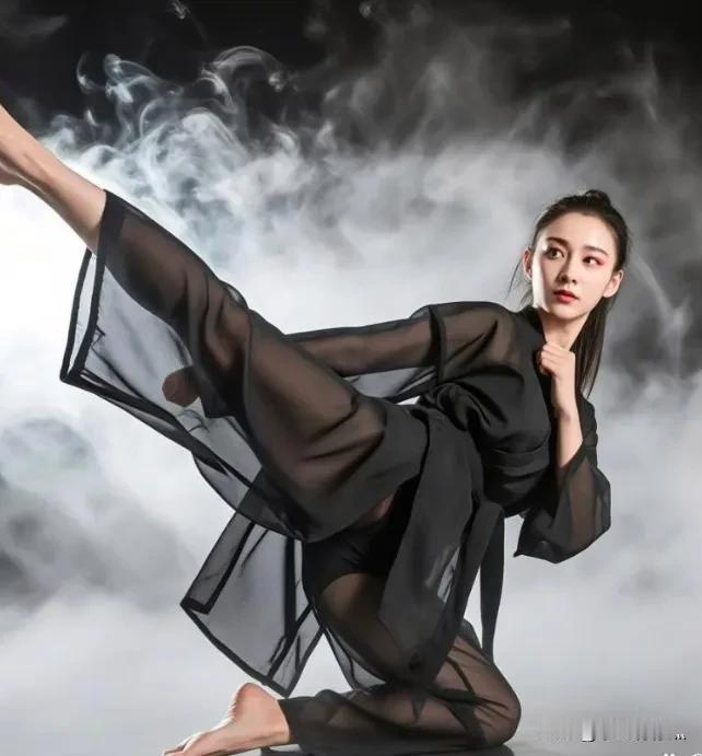 在宽阔的表演舞台中央，一位功夫少女引人注目。她身形灵动，招式娴熟。出拳迅猛如风，