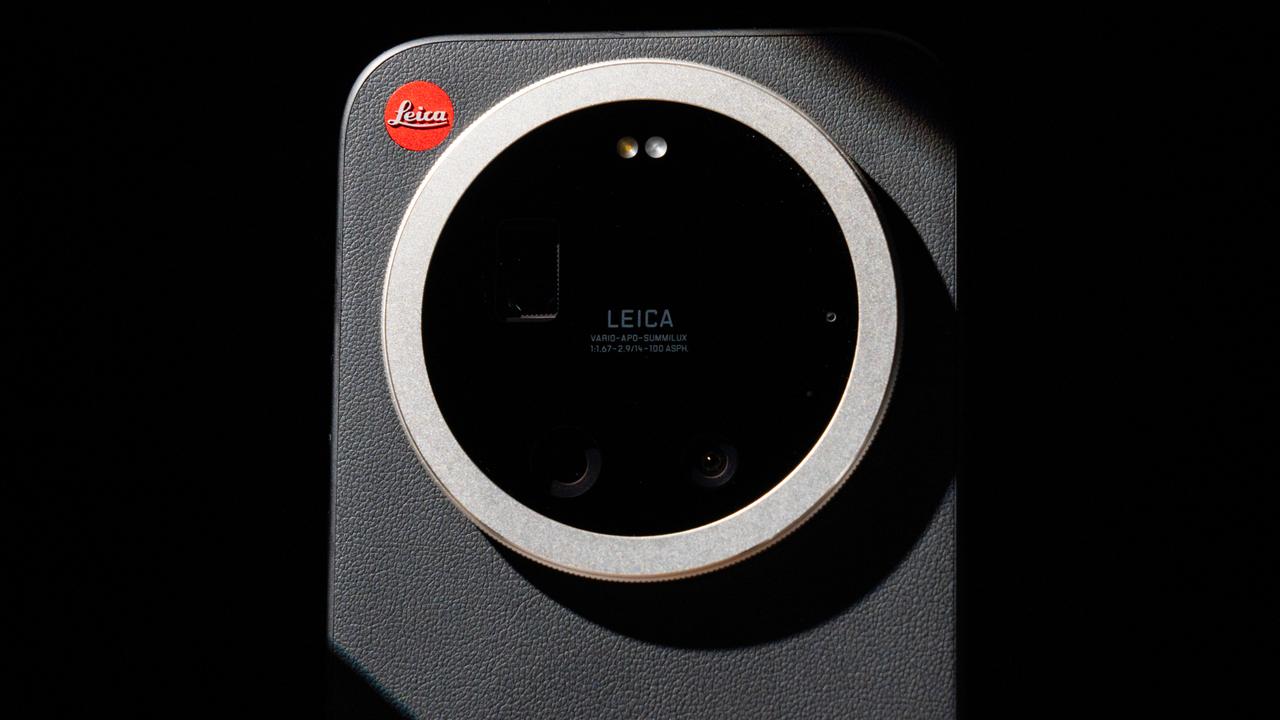 小米 17 Ultra 徕卡版黑银色真机来了，这台是全球同发的版本，在海外作为纯