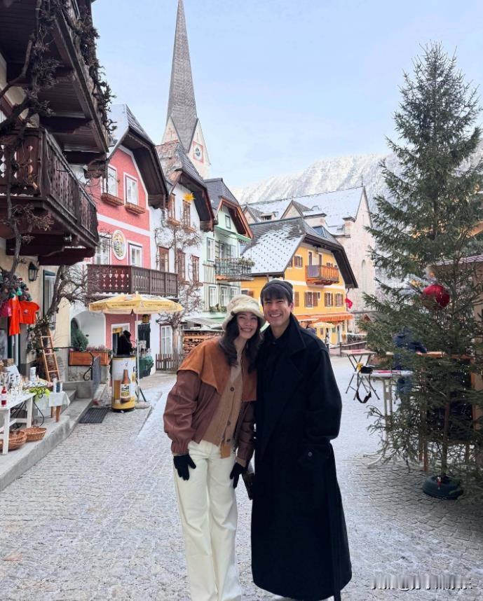 泰娱准夫妇Nadech和Yaya继续甜蜜欧洲游，两人还去泡冰浴，真不怕冷。