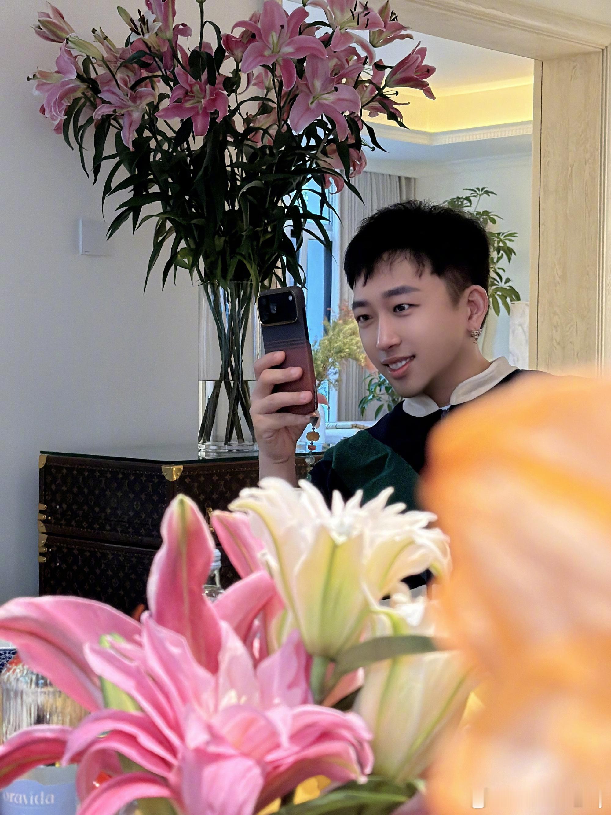 抱歉 没绷住 这是开了十级美颜吗？ ​​​