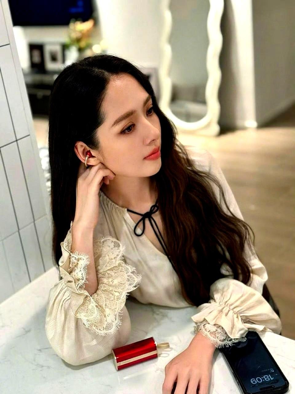 一大清早

郭碧婷好不容易打破沉默，在社交平台上和大家分享照片，结果大家都在评论