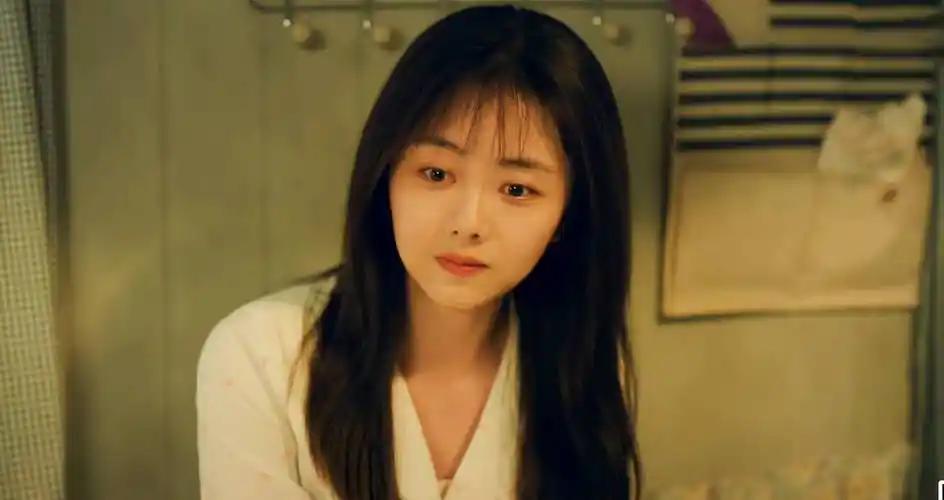 其实当她看见爸爸时，那惊喜的表情就已经暴露了她的内心。

《我的山与海》里，方婉