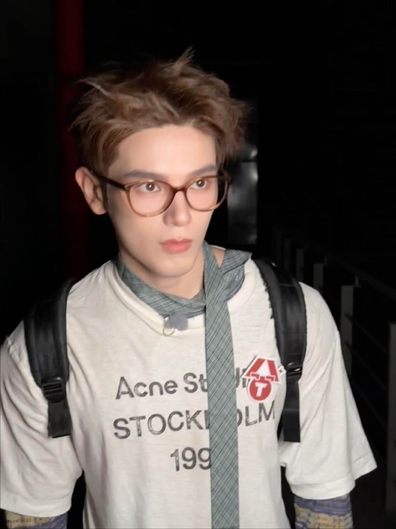 姚弛说鹭卓当模特太好拍了超燃青春的合唱  咱就说听我说谢谢你们，因为有你们我才有