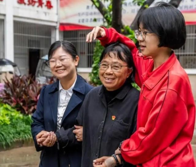 同为校长，王树国校长是这么评价张桂梅校长的：“我多次讲过那个山村的张老师，今年我