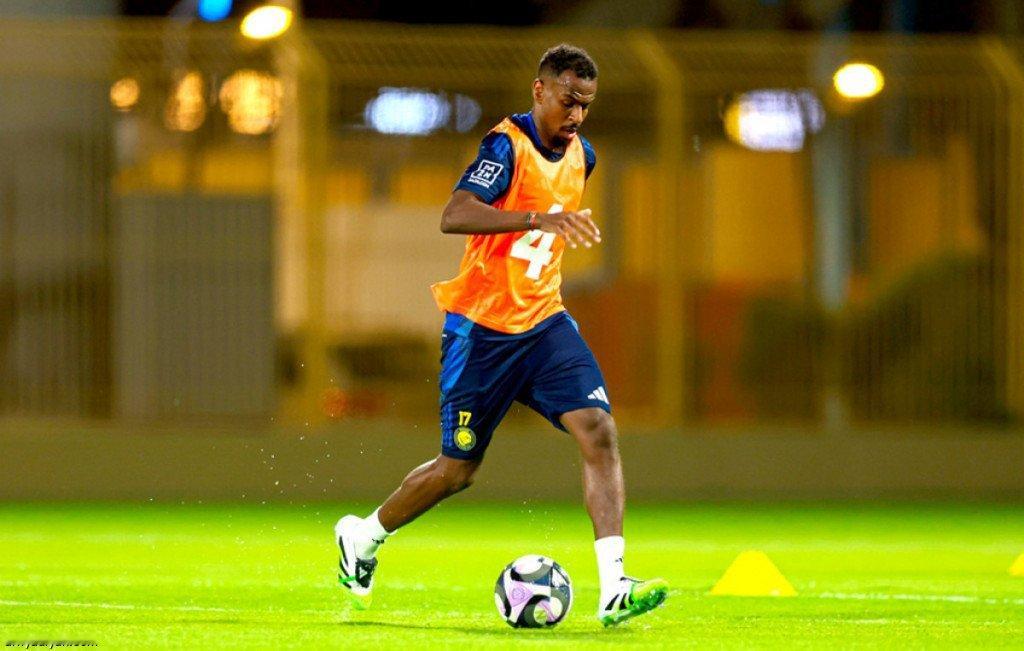 C罗 路利雅迪亚🔴由于后防线伤兵满营，今晚比赛中卫搭档将是海巴里和阿姆里。热苏