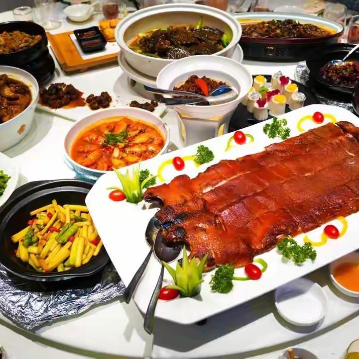 你能敢信？十人聚餐，结账时九个人跟约好了似的，接电话、上厕所、透气……各种理由开