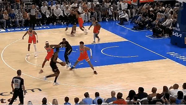 不难不进！库明加命中高难度后仰！
在今天NBA常规赛勇士对阵雷霆的第二节比赛中，