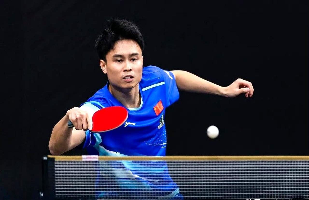 28岁就被叫老将？他今晚夺冠了！
 
周启豪3比2掀翻37岁奥恰洛夫，五局里四次