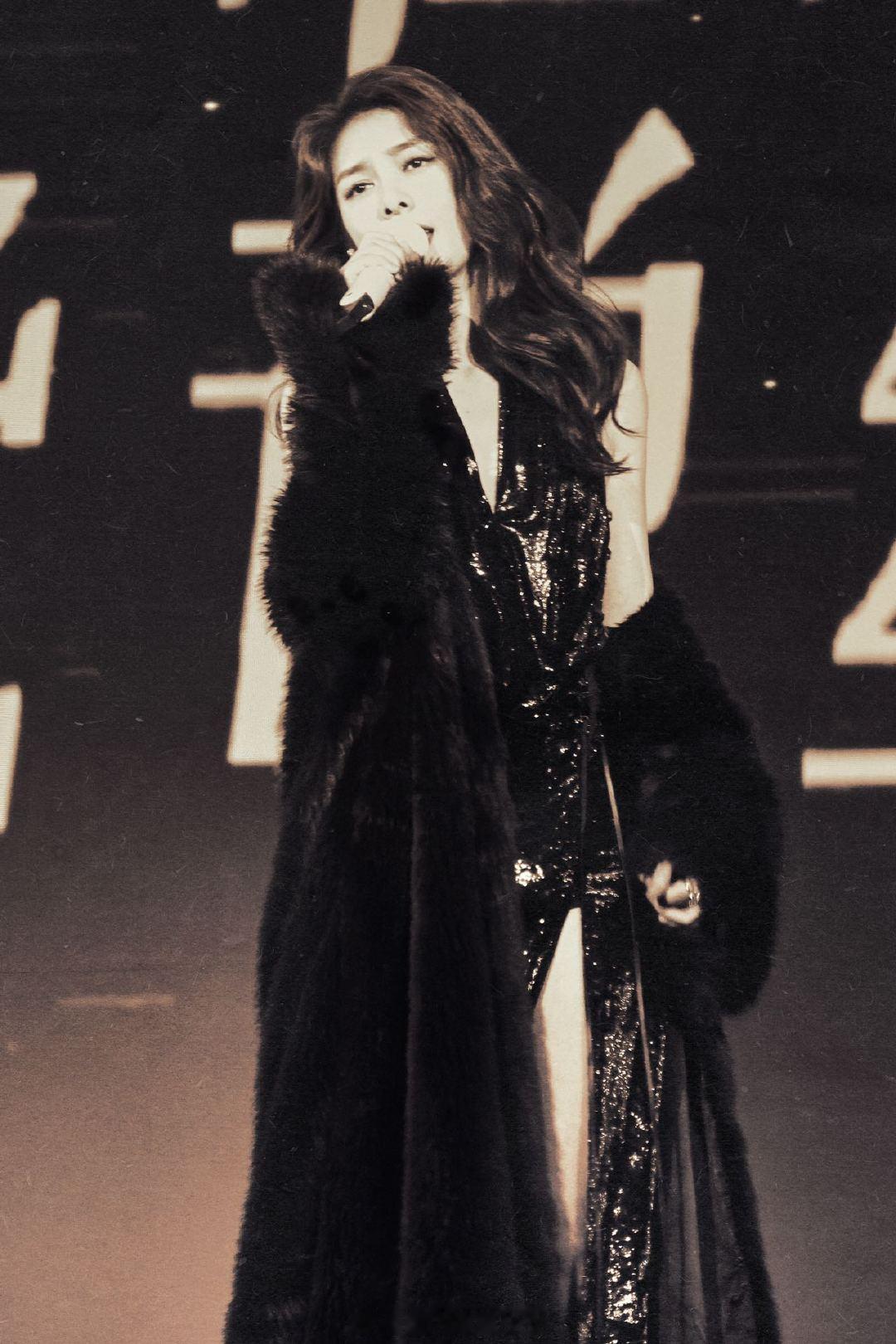 傅菁2025巡演官宣   傅菁巡演官宣五城  不疾不徐，傅菁用音乐绘出了属于自己