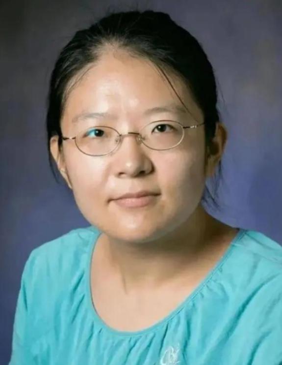 广州一女教授在985任教3年，每次课上都没几个人上课，最终因考核不过惨遭辞退，万