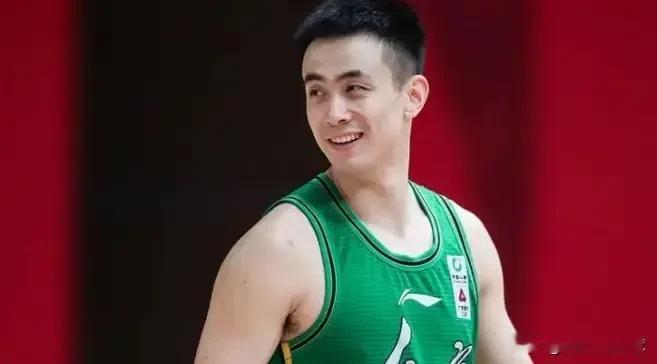 中国男篮正在云南海埂进行自组建以来的第二次集训，不过随着训练的推进，越来越多的球