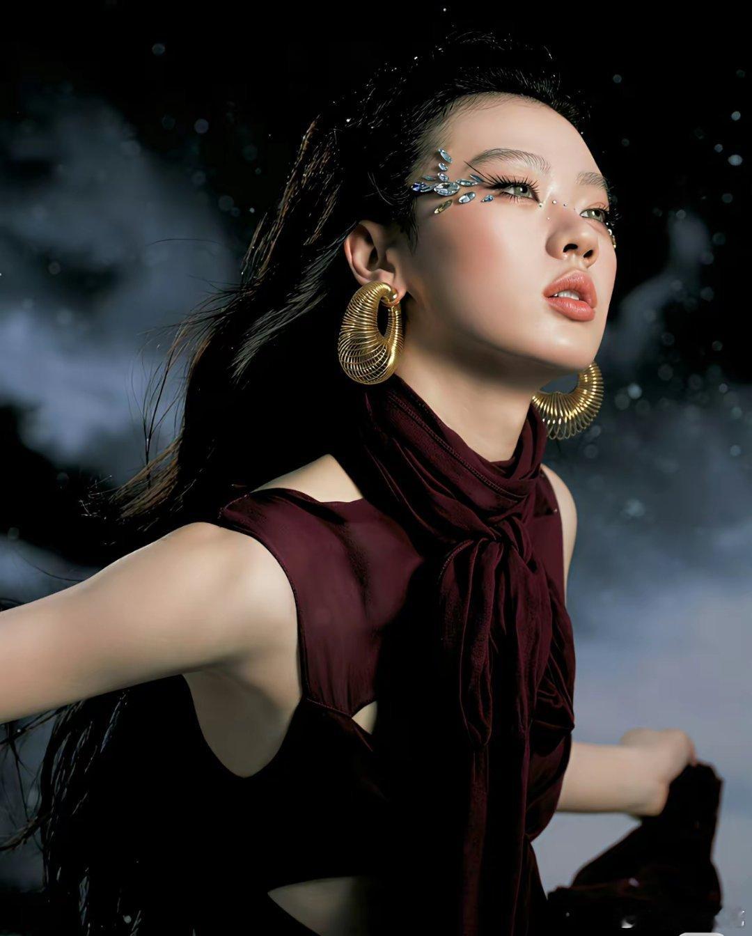单依纯又不是傻她知道大家一直在吐槽他，她的唱歌风格！但是他不会改的，原因很简单，