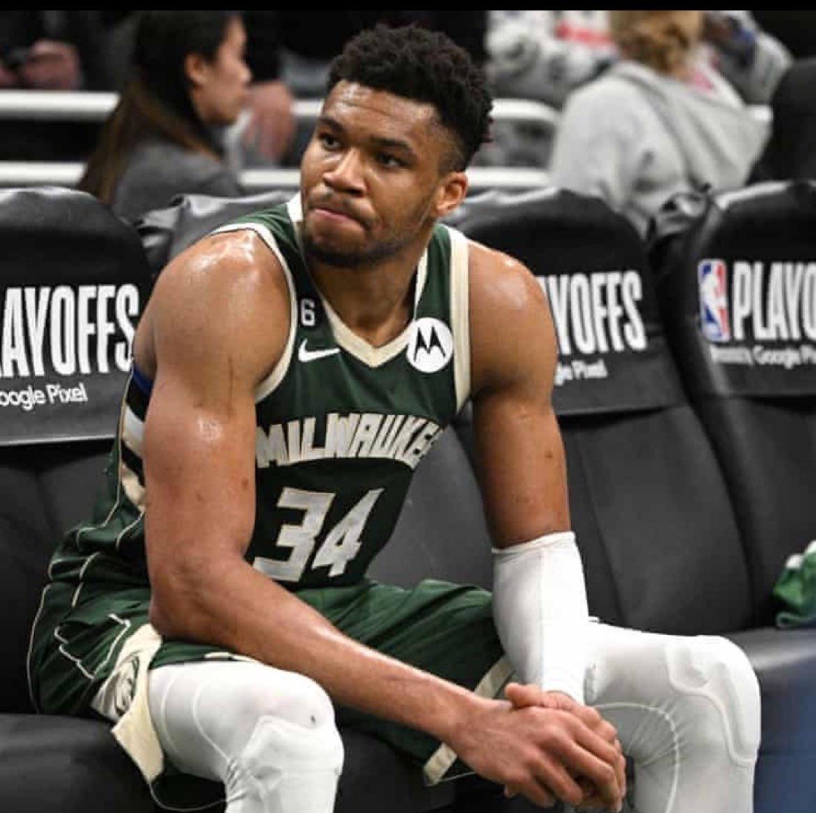 就在此刻，密尔沃基雄鹿队正式宣告出局——他们甚至连打附加赛（Play-in）的最