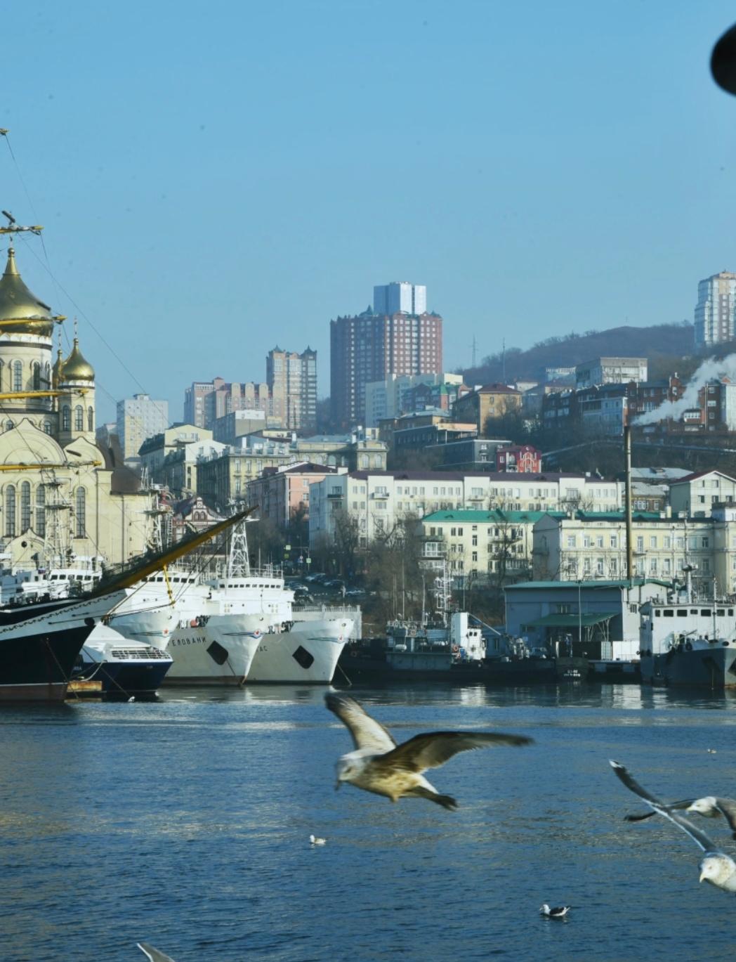 凌晨时分，波罗的海沿岸的静谧被一阵尖锐的警报声彻底打破。
2026年3月22日深