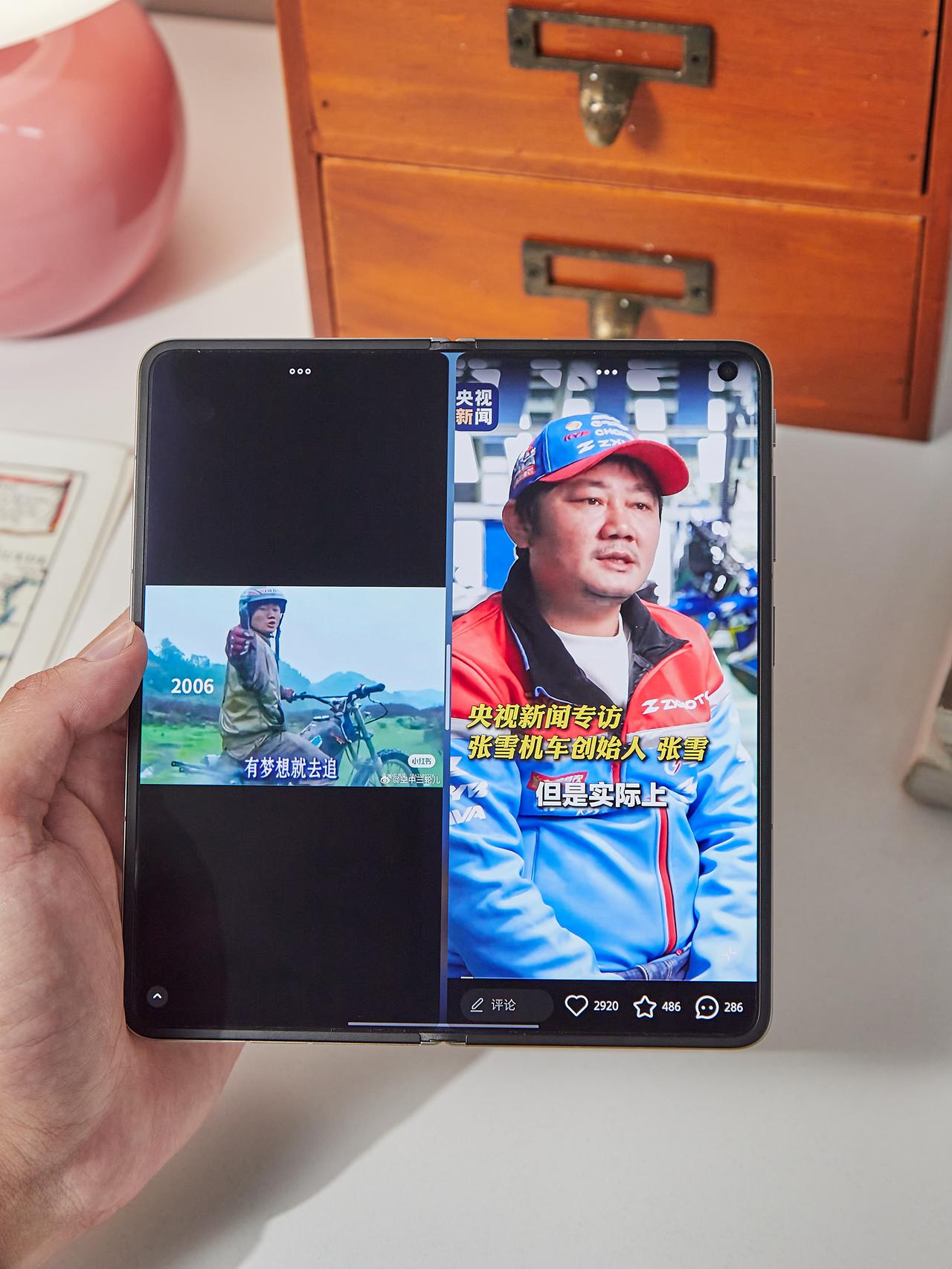 看完张雪夺冠后，我这一个操作艺术已成...

 翻到张雪夺冠的视频时，左边是二十