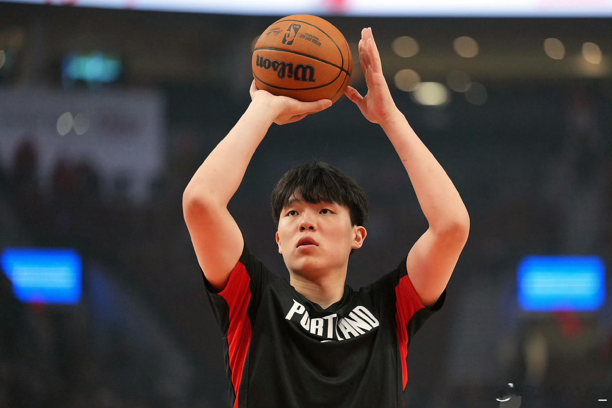 杨瀚森连续五战未登场怎么还没上场今天开拓者队基本全队都出场了，连受伤的都有上只有