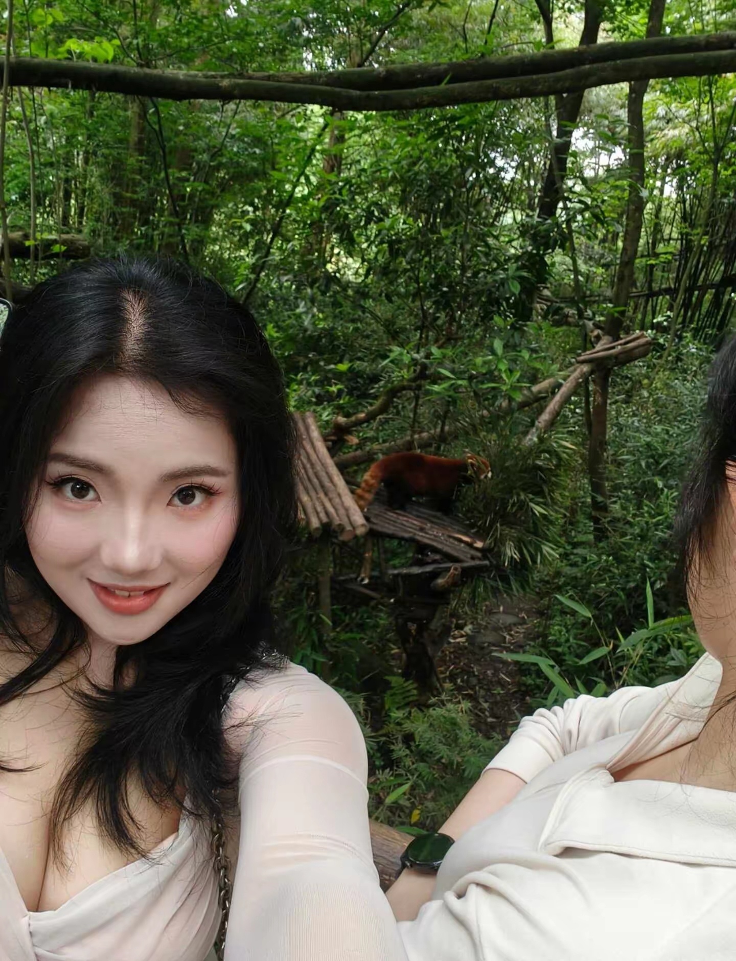 今天天气不错，跟表妹一起出来爬山了 清远