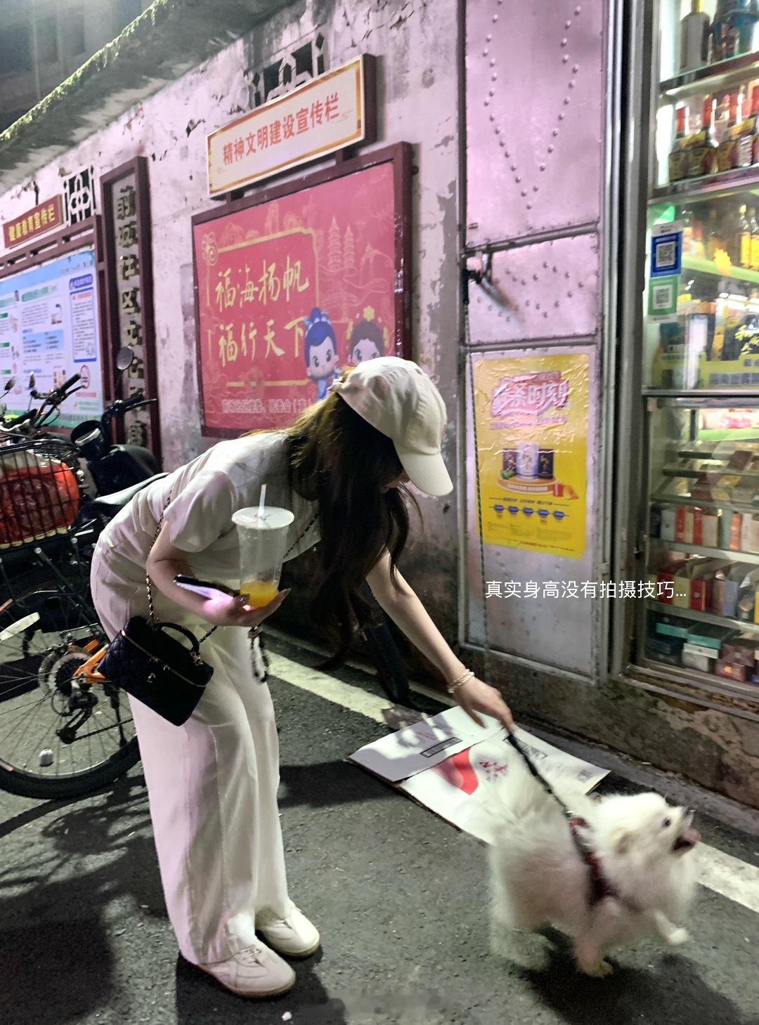小龙虾和杨梅的季节[求关注][求关注] ​​​