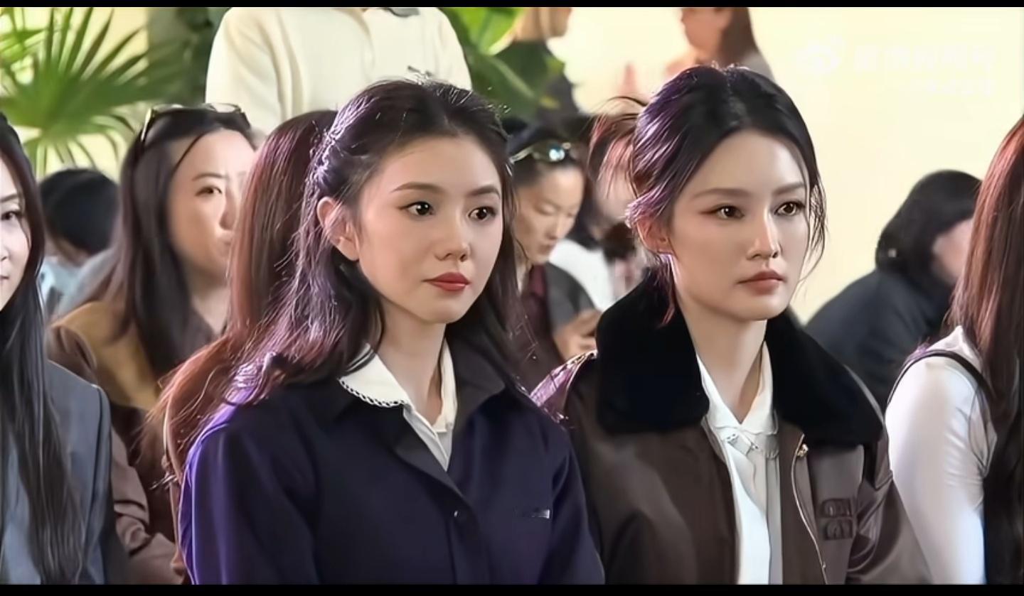 李沁和刘浩存同框，竟然没有输，厉害了。