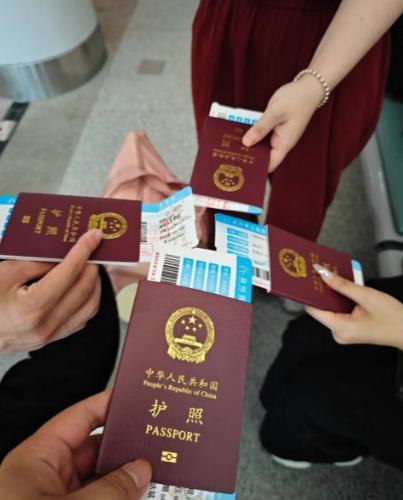 一个在西班牙的润人发了段话，听着挺戳心的。他说，同样是中国人，沿海地区的小年轻，