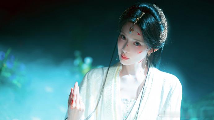 银杏树下的孟子义孟子义沈汐和藏起来的伤痕银杏树下的孟子义，孟子义沈汐和藏起来的伤