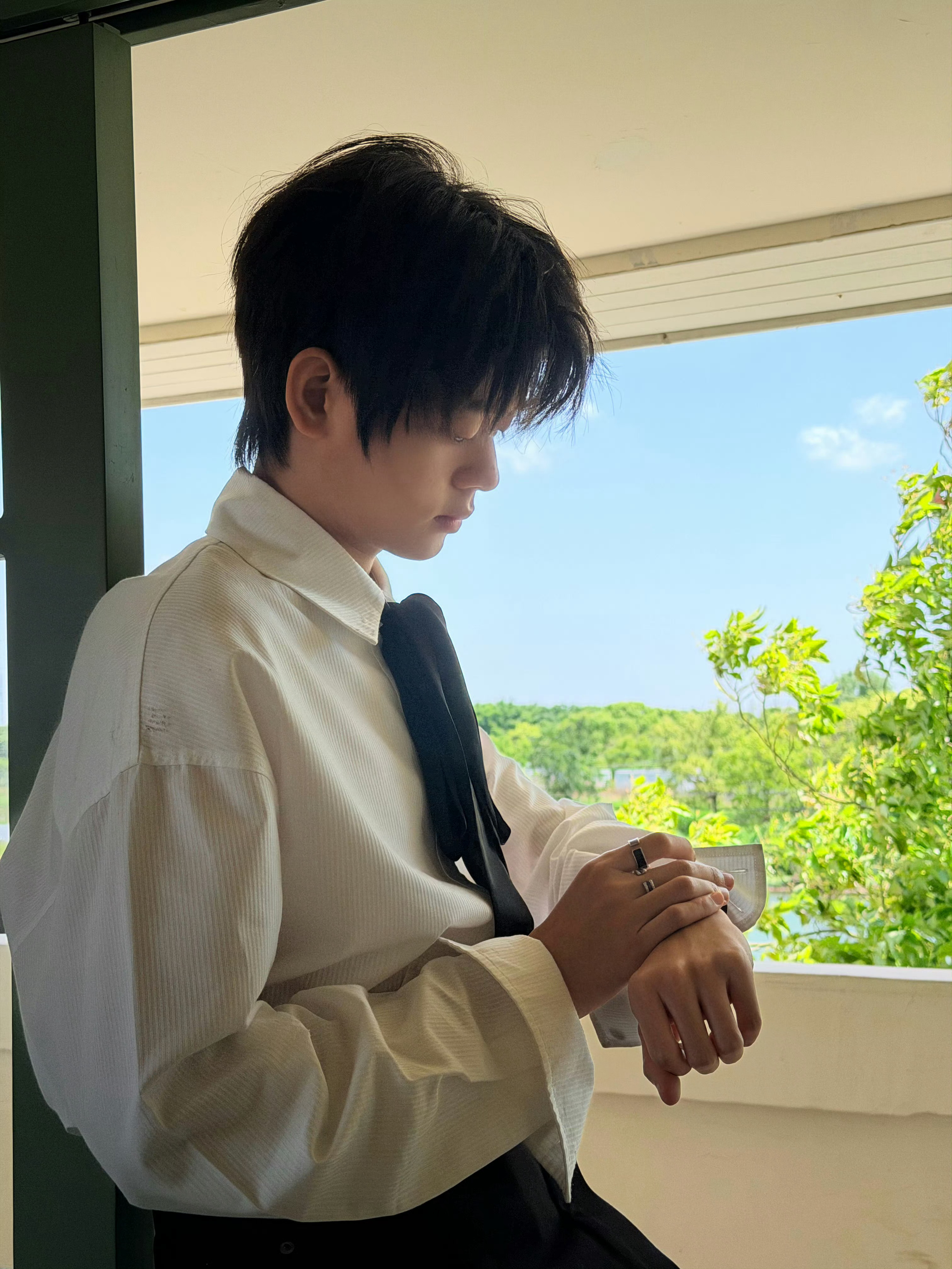 大家一起来夸夸这个帅流浪