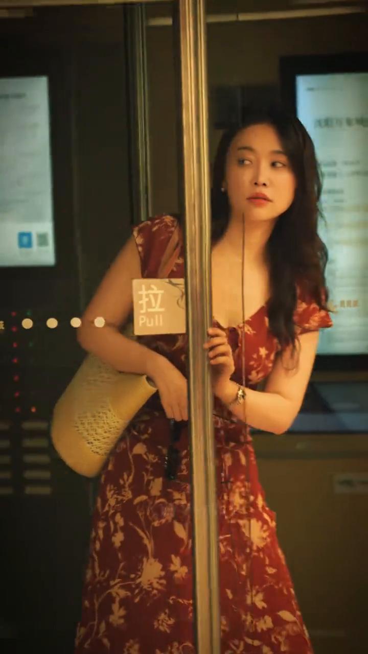 难分真与假，人面多险诈。
九许有共享荣华，檐畔水滴不分差。无知井里蛙，无知井里蛙