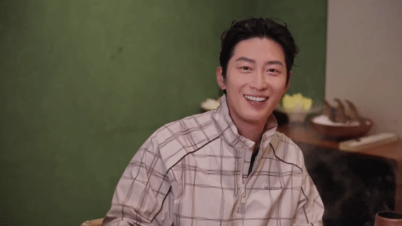 窦骁何超莲夫妻双认证,尊界S800成顶流圈层出行标配
窦骁最新出行Vlog里,他