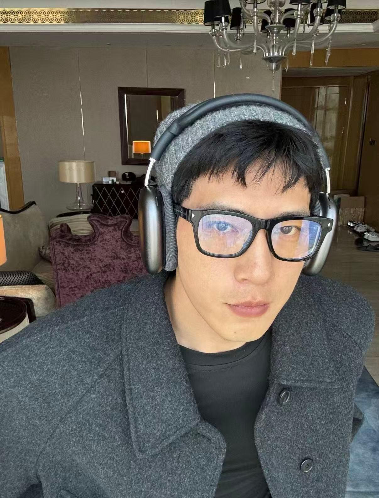 井柏然穿得越来越野了井柏然好会穿 被井柏然狠狠帅到！居家随拍自带清冷贵气，氛围感