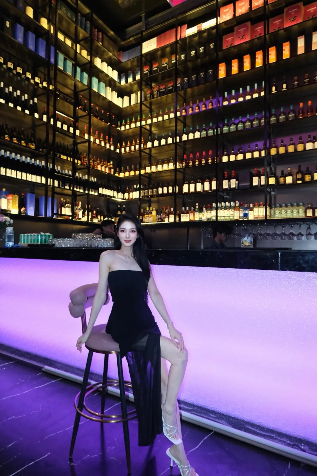 坂田夜生活被我挖到了！流水墙+微醺🍸下班不想走 终于在坂田找到一家能...