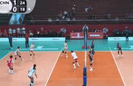 李晨瑄重炮钉地板！中国女排2-0领先泰国女排
北京时间8月13日，U21女排世锦