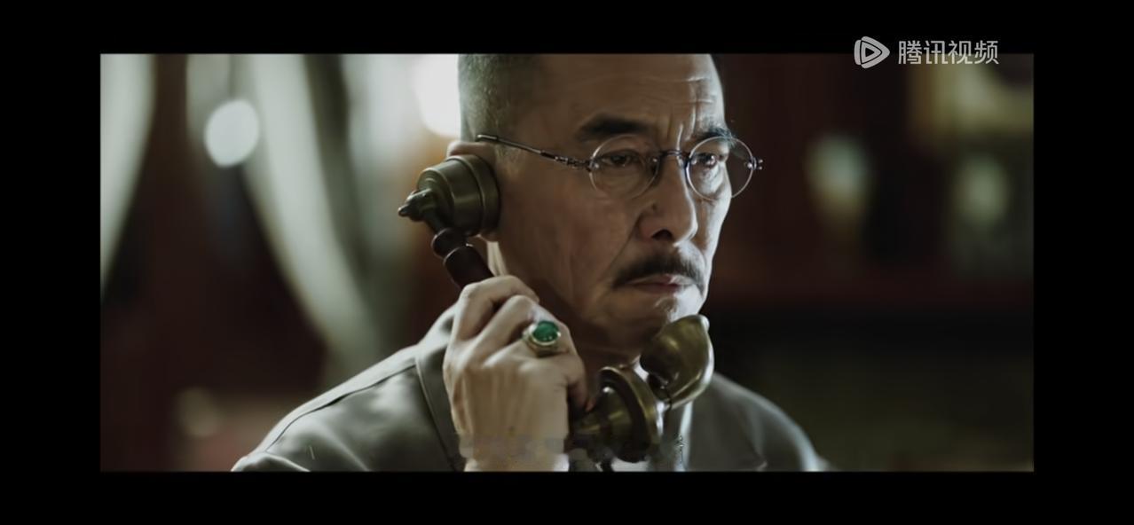 《北平无战事》方孟敖为啥不认亲生父亲方步亭。

方步亭是国民党北平央行行长，有两