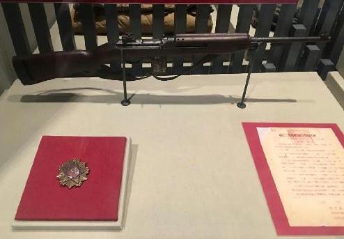 中国人民志愿军第十九兵团司令员杨得志使用的卡宾枪。这是在志愿军第十九兵团入朝后的