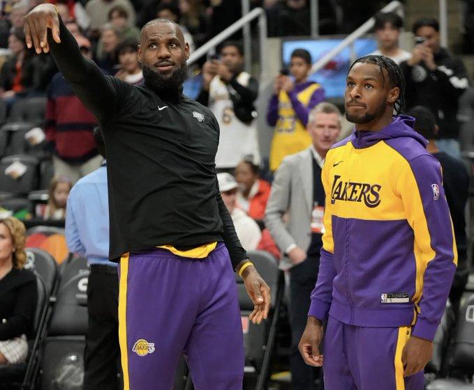 追梦格林向布朗尼-詹姆斯喊话了，并且认为布朗尼完全能够具备季后赛打球的能力。
 