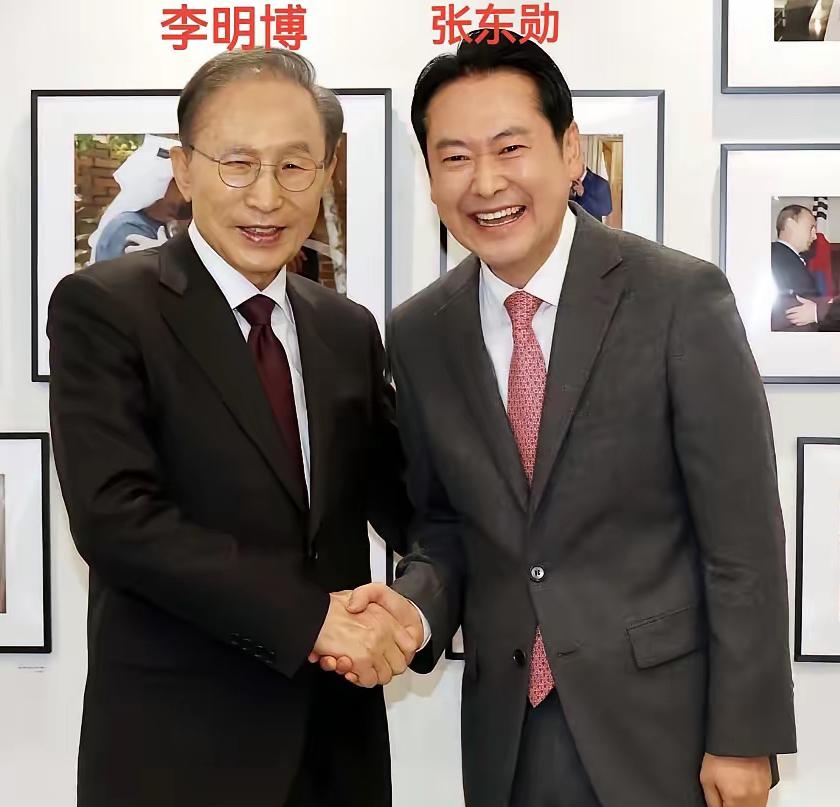 这画面，太耐人寻味了。

前脚，李在明确认1月4日访华；后脚，1月2日韩国前总统