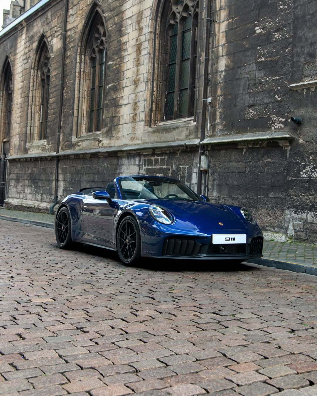 Porsche 911 Carrera GTS Cabriolet Gentia