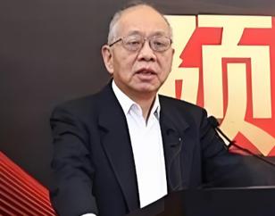 “遮羞布被扯掉了！”美籍华裔数学家丘成桐直言：中国的数学水平比美国落后了80多年