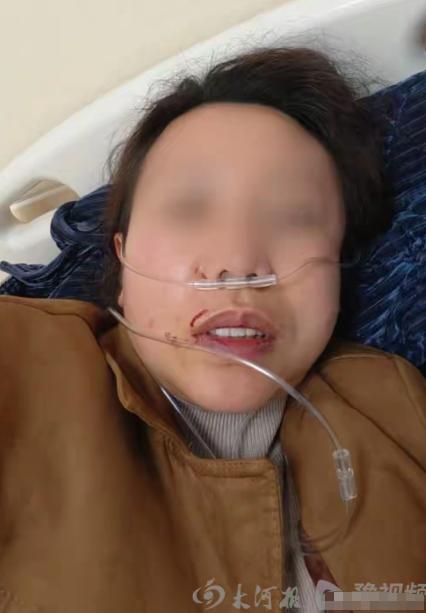 湖南一女子怀二胎期间，发现小自己7岁的丈夫出轨其监狱干警女同事，遂将二人举报，二