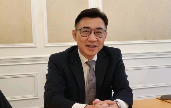 江启臣出来表态了！

江启臣说，祝福赖清德，赖清德是在为“中华民国”拼“外交”！