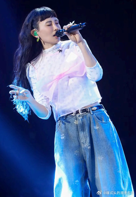 歌手2026彩排直击歌手2026  彩排氛围感直接拉满，歌声里全是故事，已经狠狠