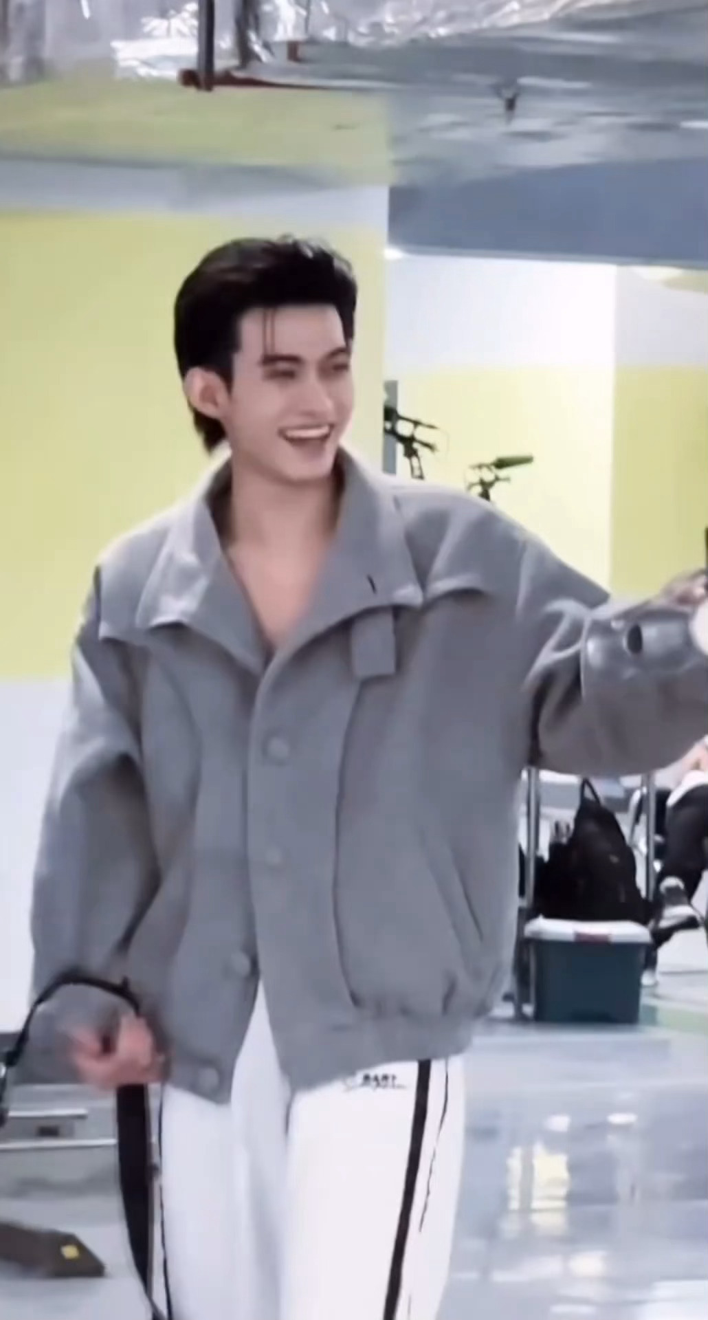一点没变一模一样 