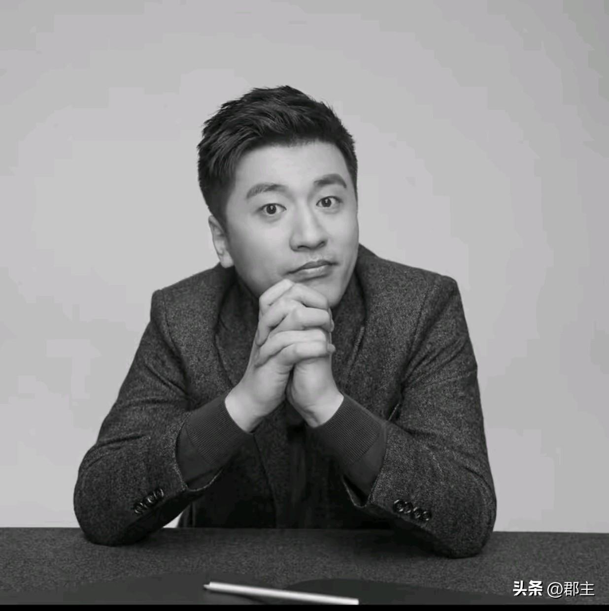 悼念张雪峰。
一悼念：张雪峰不是一般的网红。
二悼念：他为千万寒门学子照亮前路。