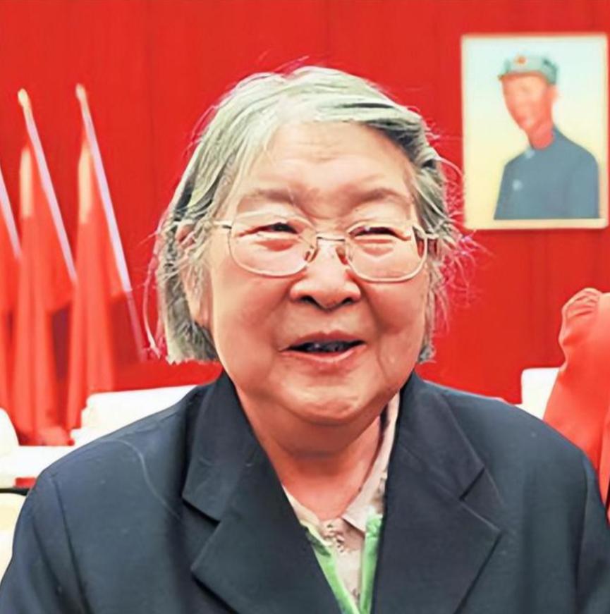 1976年毛主席逝世，李敏拿着守灵名单提醒道：我有个哥哥还活着

麻烦看官老爷们