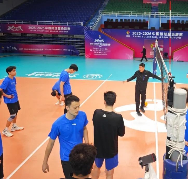 郭成已经在北京男排合练，期待他和北京队的化学反应 排球排超联赛中国男排中国男排