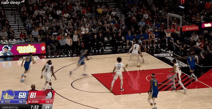 无解！库里速射三分再次打成3+1！
在今天NBA常规赛勇士对阵开拓者的第三节比赛