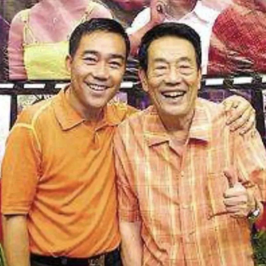 杨议说：我下午3点听说我爸去了医院，我就知道不好了，因为我有预感。

我爸最近老