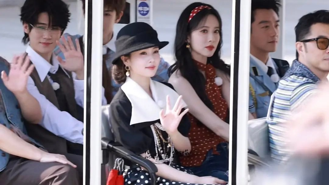 白鹿孟子义同框谁更美啊 