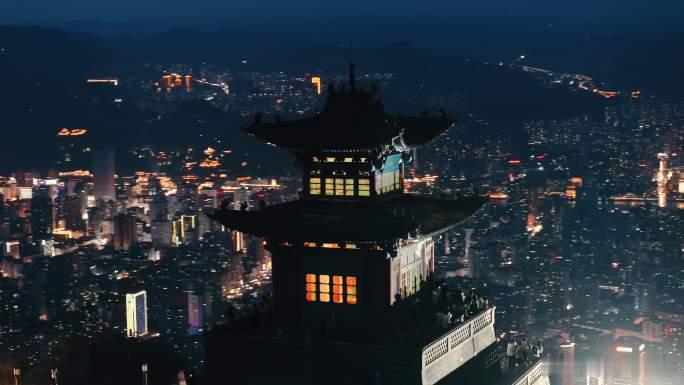 兰哈顿夜色金城独有的浪漫曼哈顿的繁华是江河彼岸，兰哈顿的璀璨扎根黄河之滨。一山俯