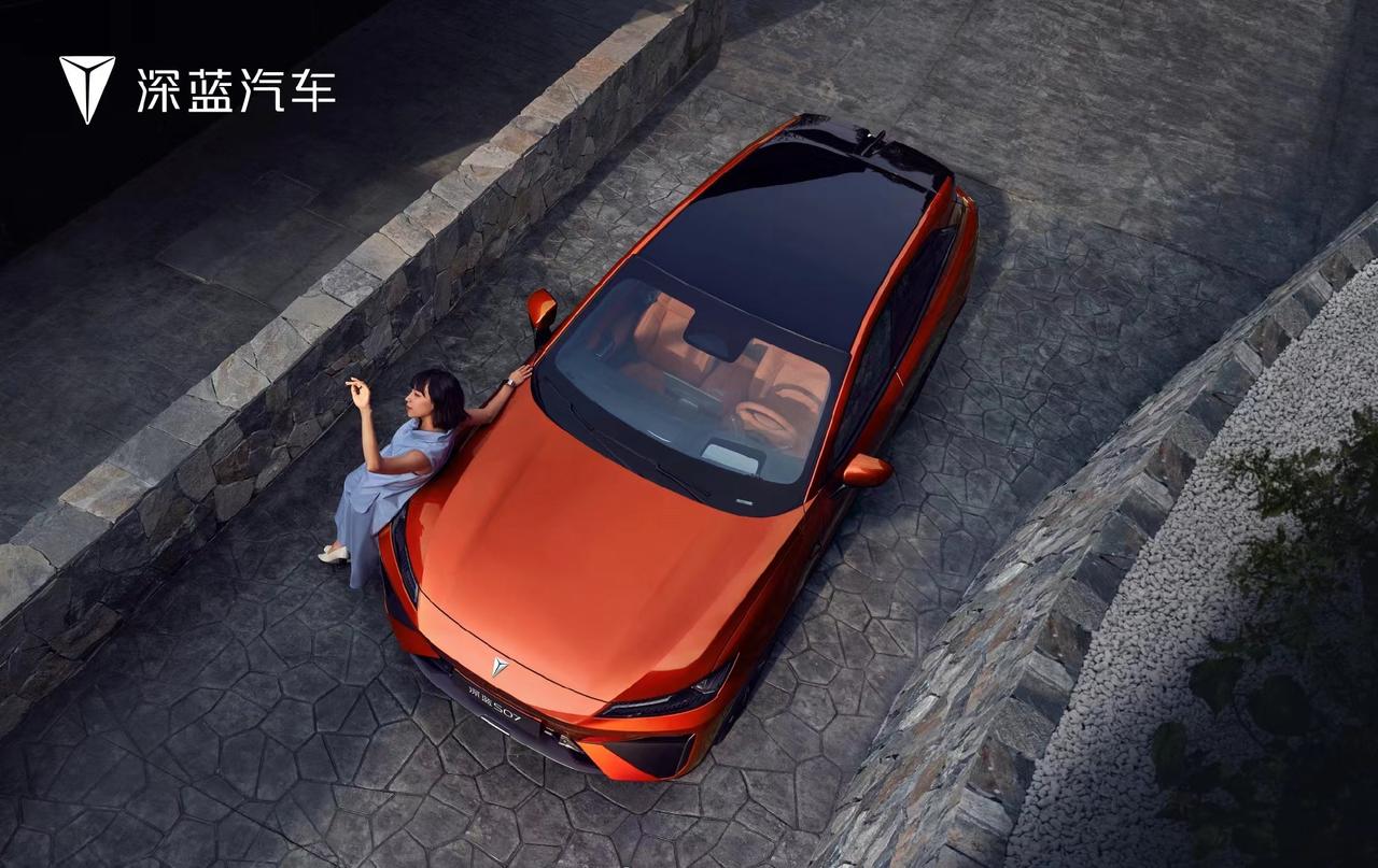 朋友们，就在刚刚深蓝举办了S07的上市发布会，看看这次发布会深蓝给我们带来了哪些